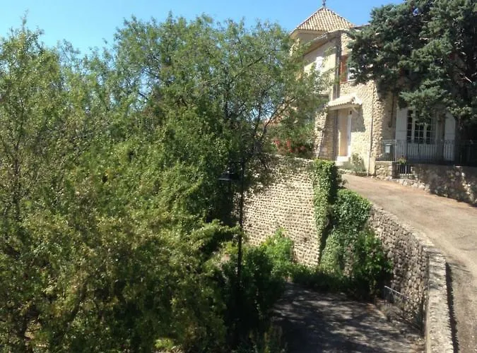 Le Relais De La Tour Bed & Breakfast *